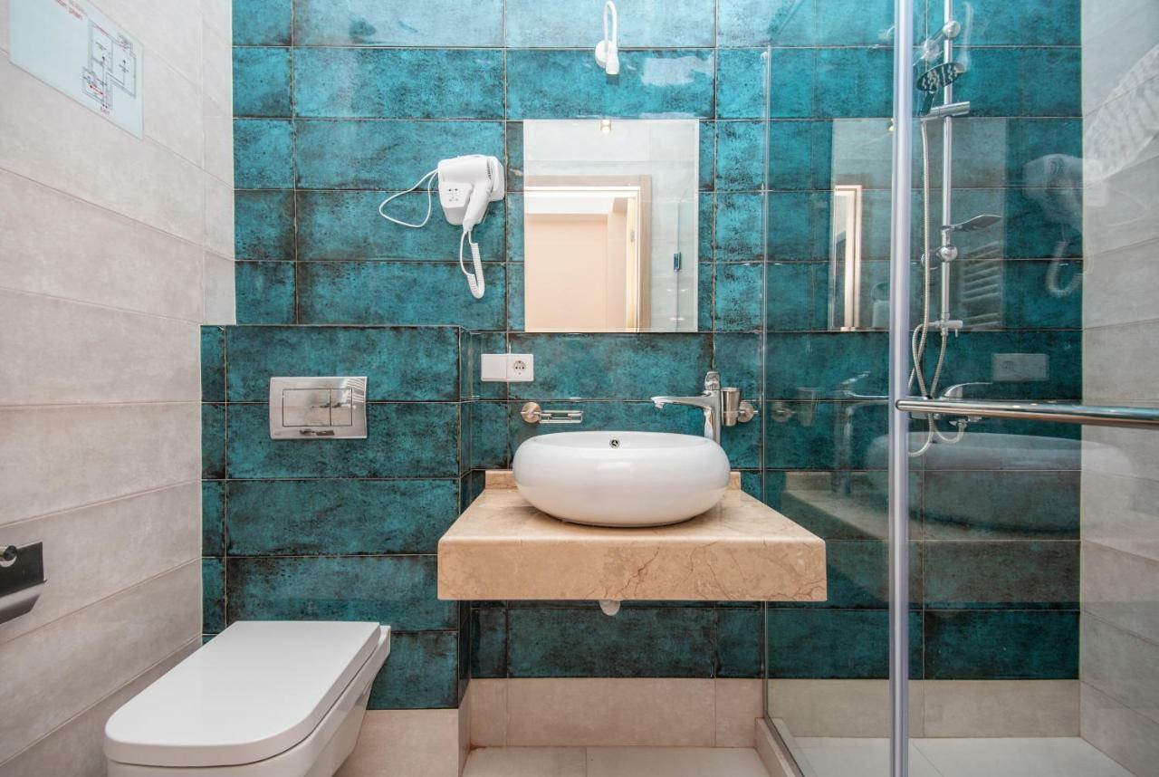 Tonusi Luxe Hotel In The Historic City Center Tbilisi Exterior foto