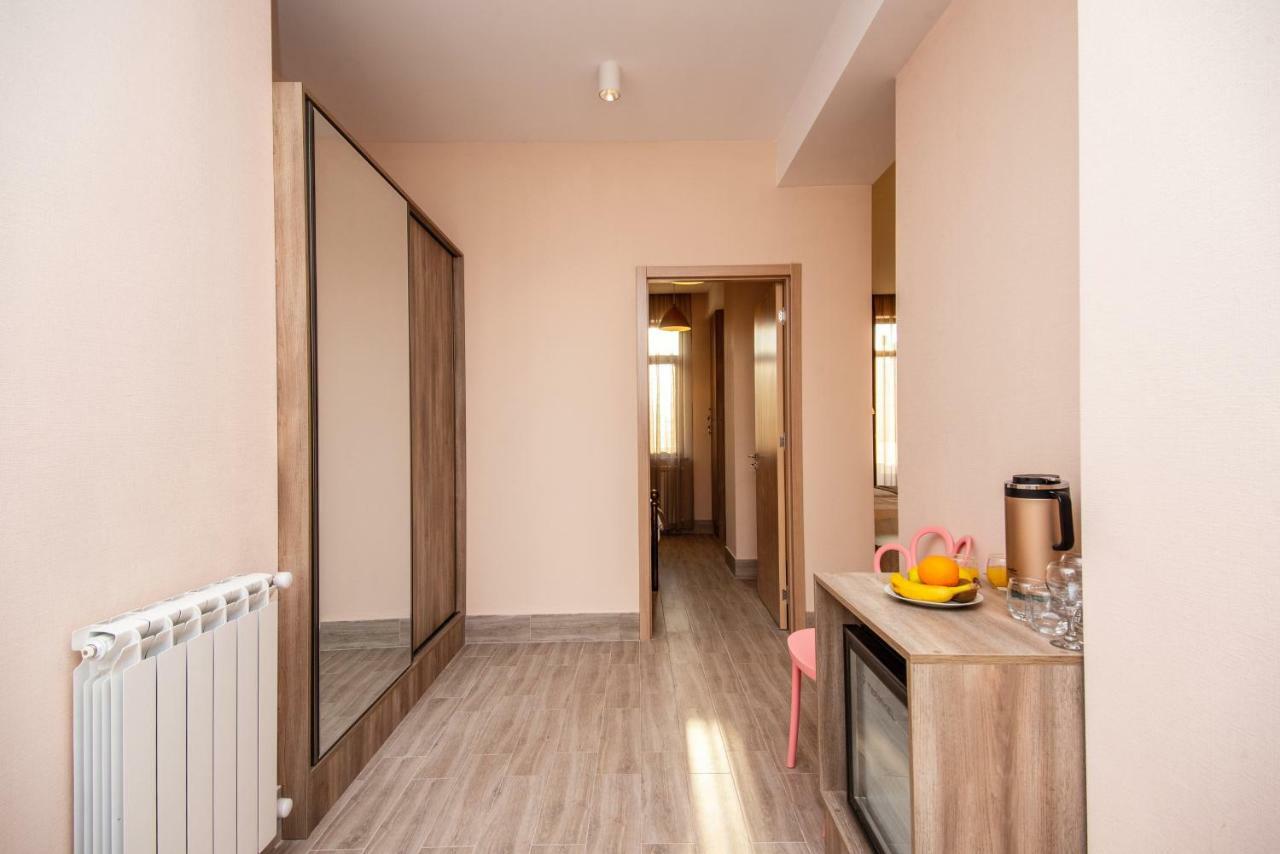 Tonusi Luxe Hotel In The Historic City Center Tbilisi Exterior foto