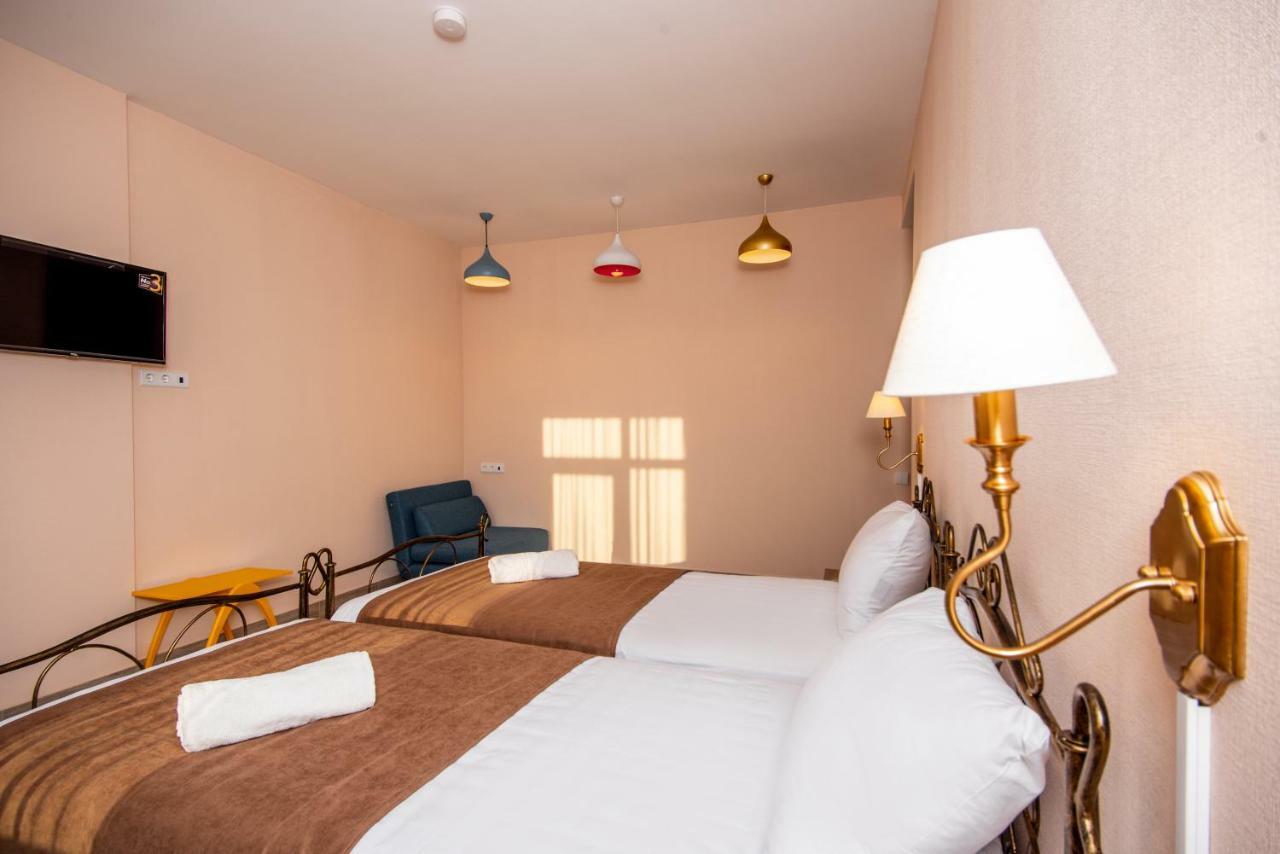 Tonusi Luxe Hotel In The Historic City Center Tbilisi Exterior foto